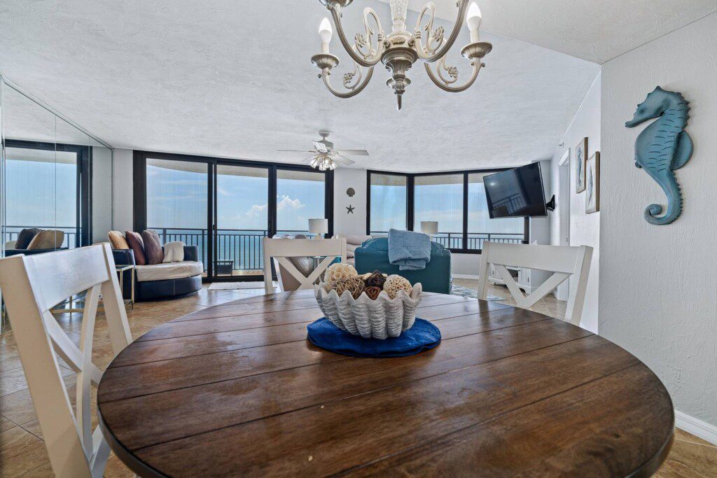 d6592ce6 5b7e 42aa a3a8 0ec48ef170c9